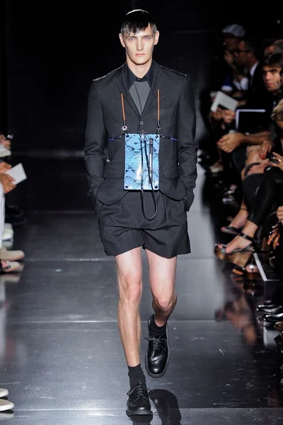 Look 1